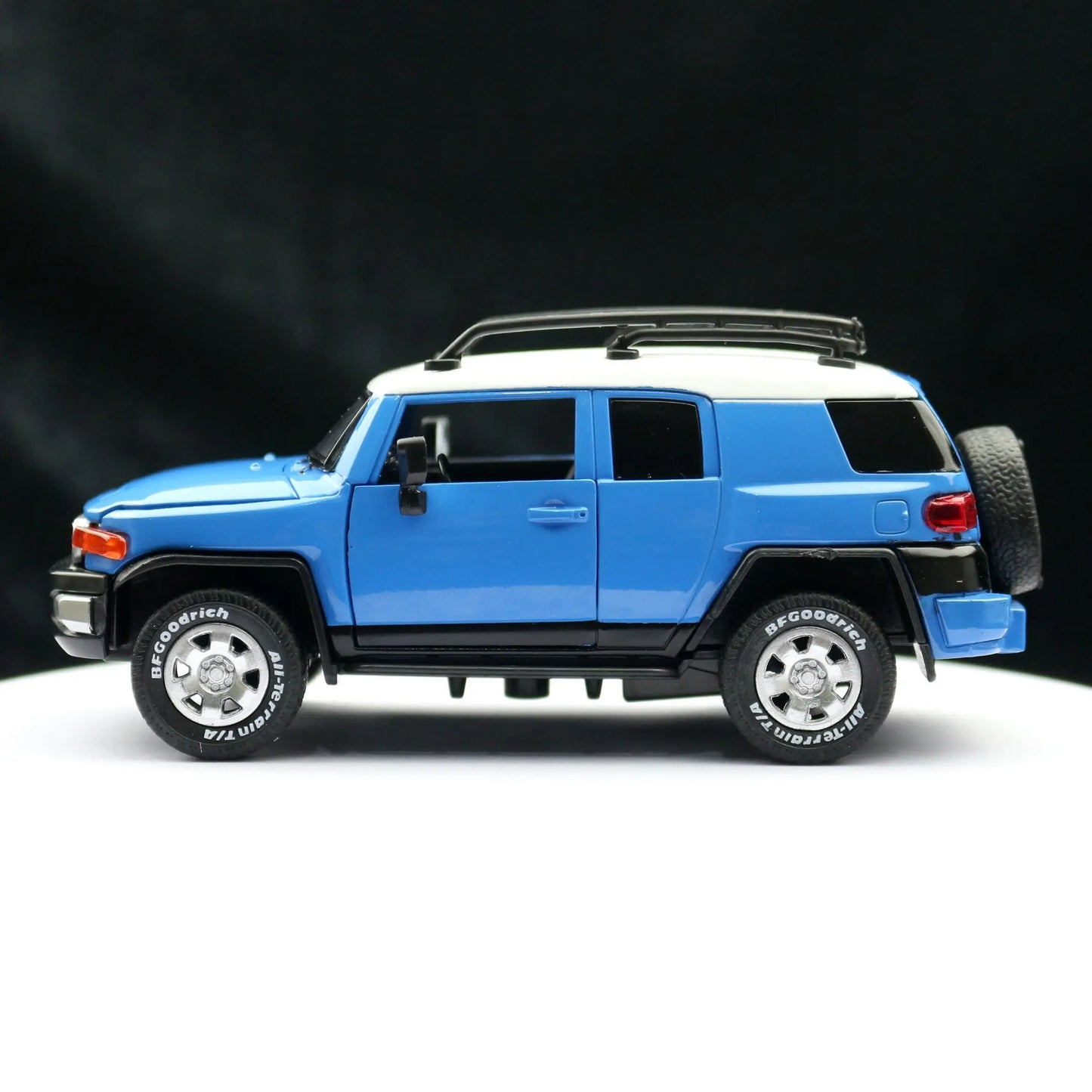 TOYOTA FJ Cruiser 1:32 Scale Model Car Alloy Diecast Toy Vehicle Gift Collection