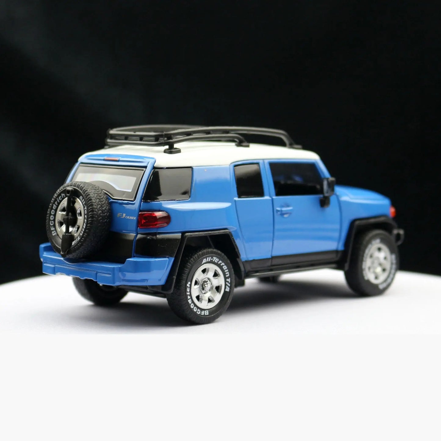 TOYOTA FJ Cruiser 1:32 Scale Model Car Alloy Diecast Toy Vehicle Gift Collection