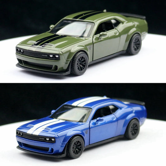 Dodge Challenger SRT Hellcat 1:44 Scale Model Car Metal Diecast Toy Gift Vehicle