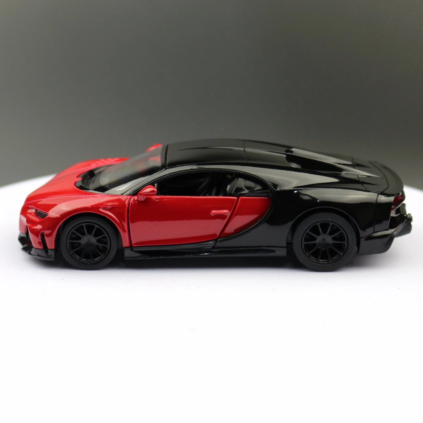 Bugatti Chiron Super Sport 1:38 Scale Model Car Alloy Diecast Toy Gift Vehicle