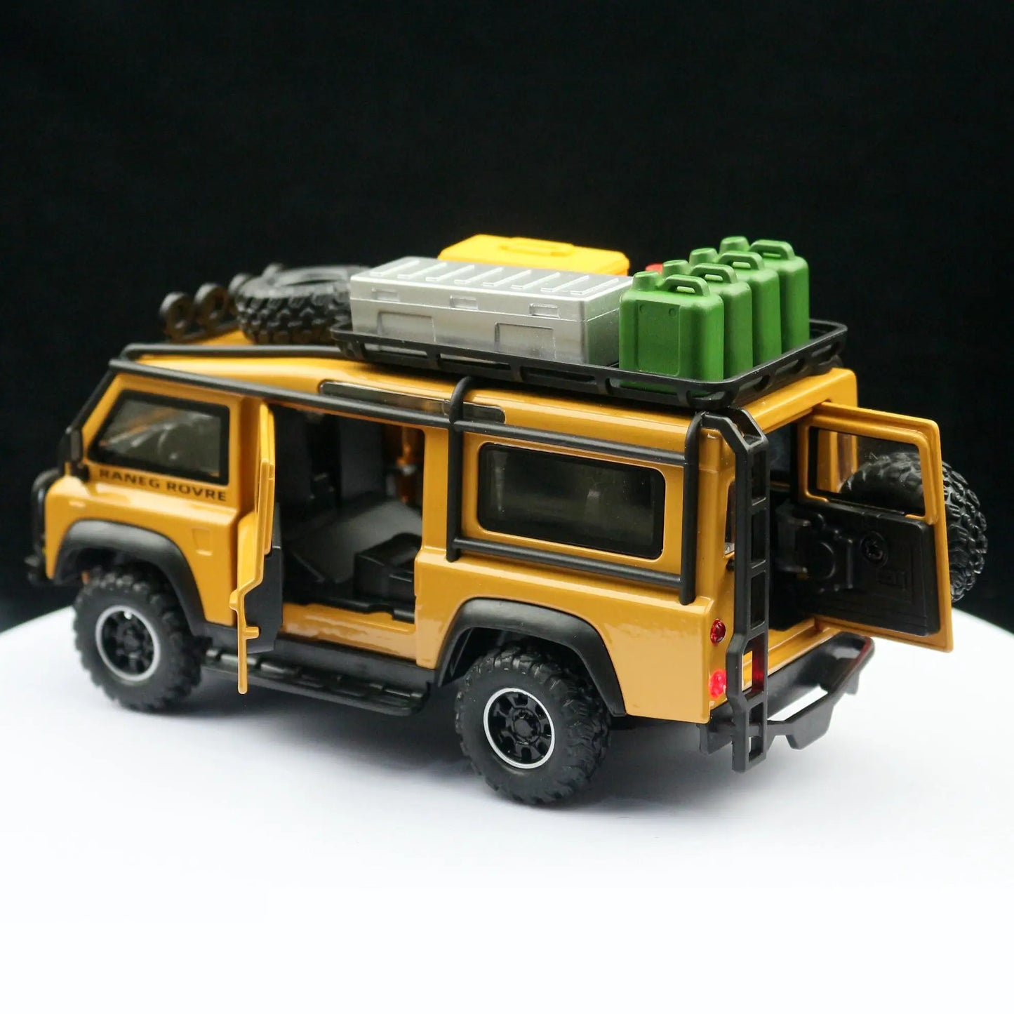 Land Rover Defender 1:32 Scale Model Car Metal Diecast Toy Vehicle Collection